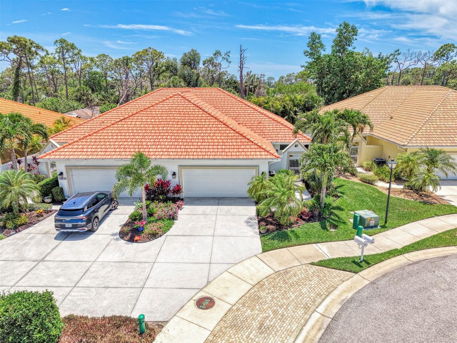 Property Photo: 10771 Salvador Dali Circle FL 34223