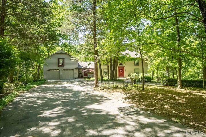 Property Photo:  10 Ravinia Lane  MO 63069 