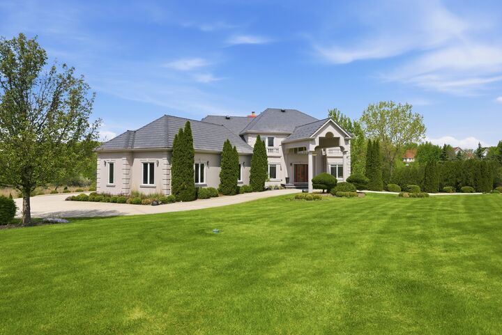 Property Photo:  9 Falcon Lakes Drive  IL 60010 