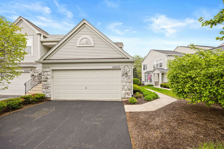 Property Photo:  24850 W Franklin Lane  IL 60585 