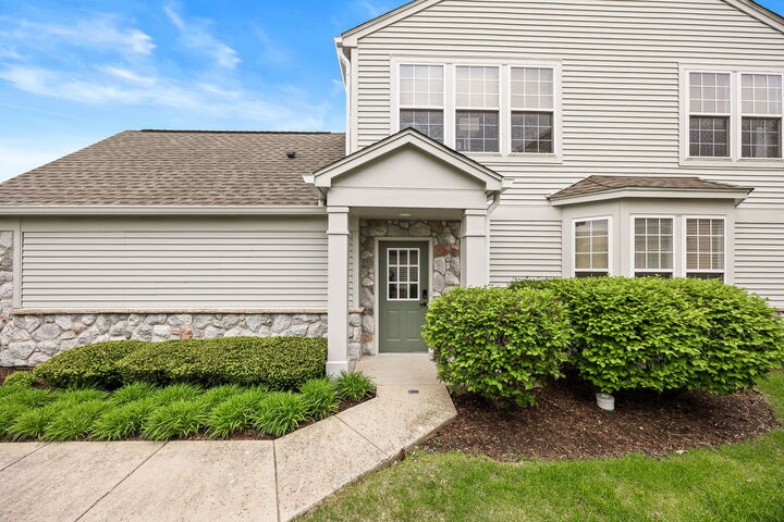 Property Photo: 24850 W Franklin Lane IL 60585