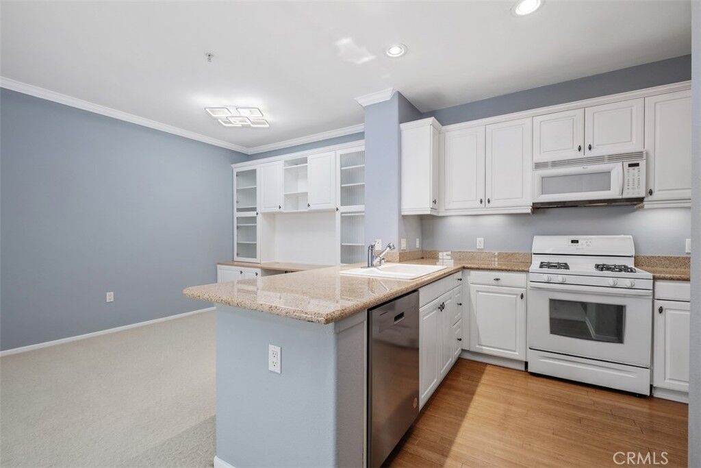 Property Photo:  3241 Watermarke  CA 92612 