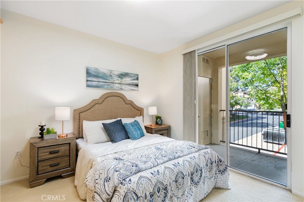 Property Photo: 3241 Watermarke CA 92612