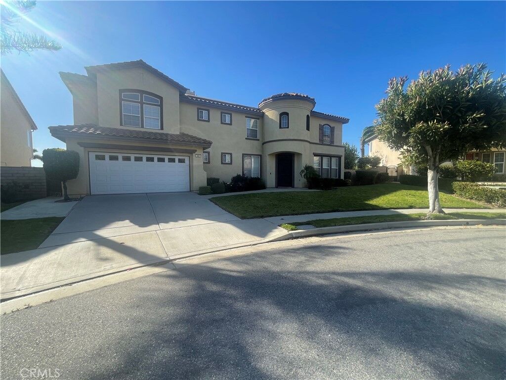 Property Photo:  950 Manor Way  CA 92882 