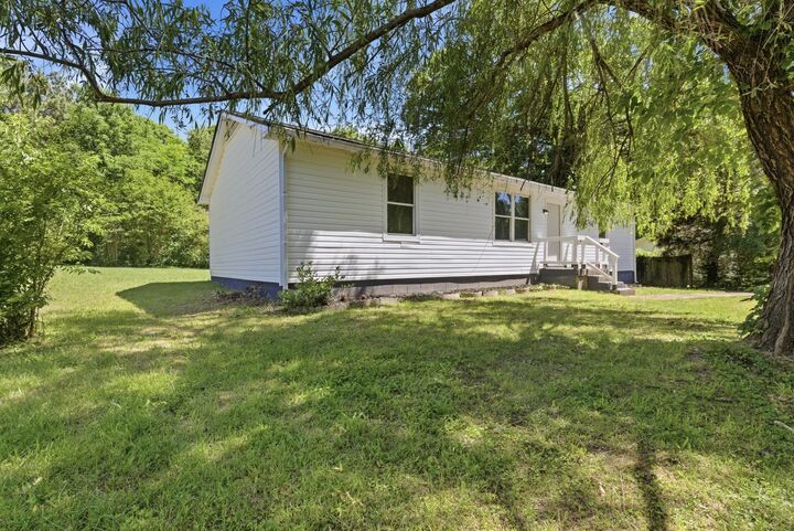 Property Photo: 353 Dupuis Dr TN 37042
