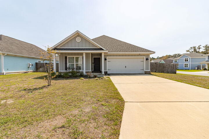 Property Photo:  3172 Heritage Oaks Circle  FL 32566 