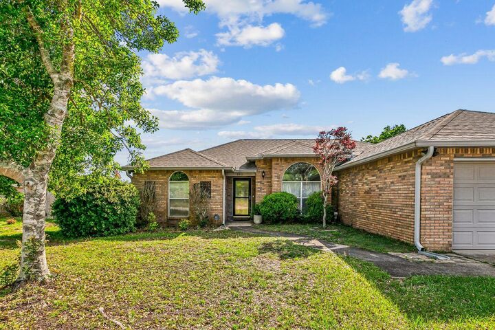 Property Photo:  9911 Orion Lake Circle  FL 32566 