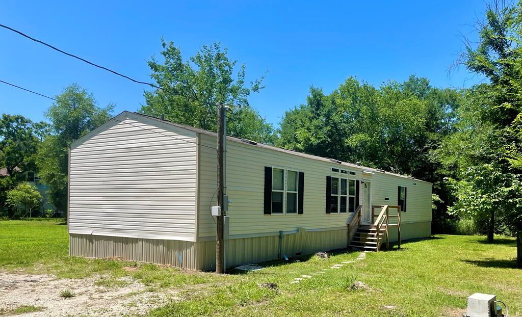 Property Photo: 1040 Berry Road TX 75904