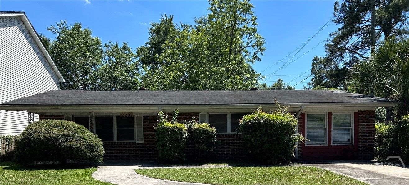 Property Photo:  2201 E 37th Street  GA 31404 