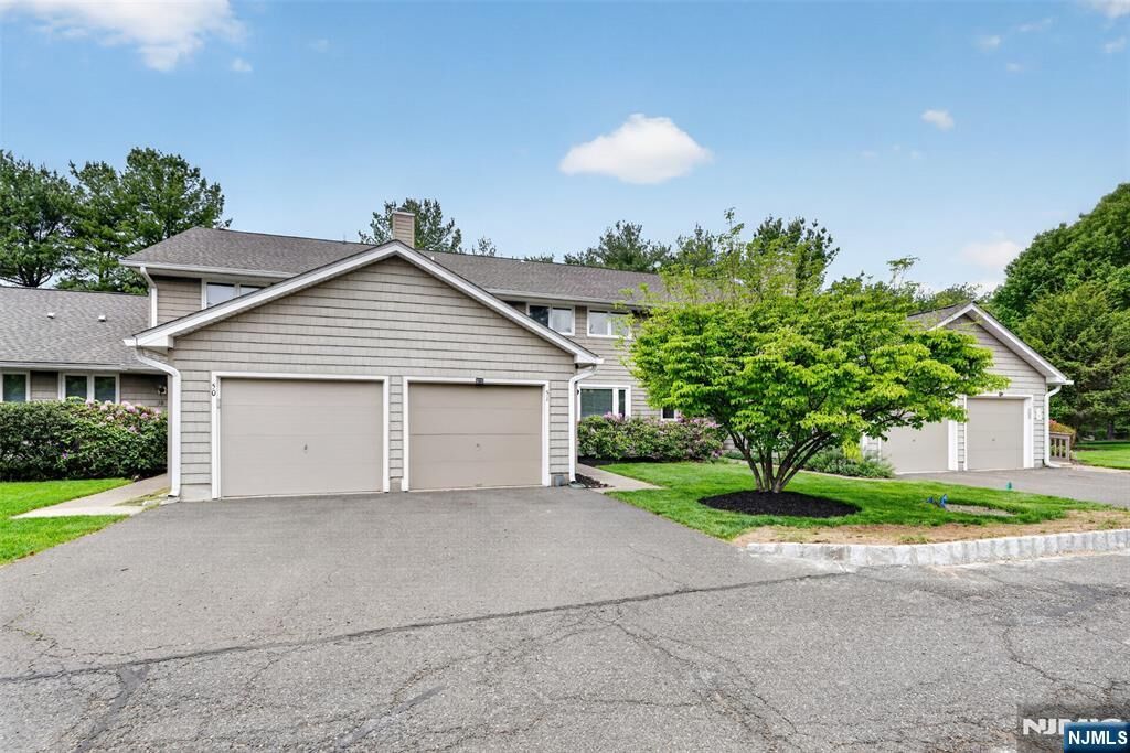 Property Photo:  51 Sunset Court 51  NJ 07430 