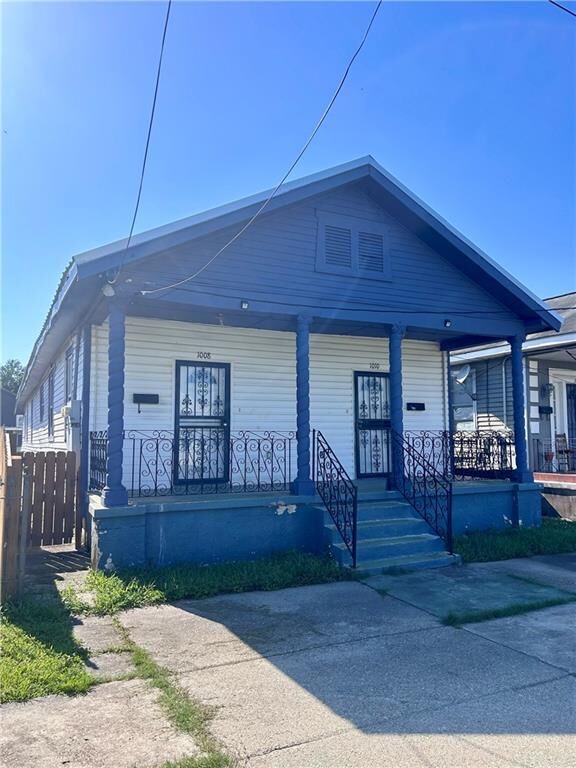 Property Photo: 1008 10 Charbonnet Street LA 70117
