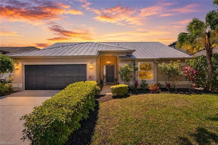 Property Photo: 10987 Fieldfair Dr FL 34119