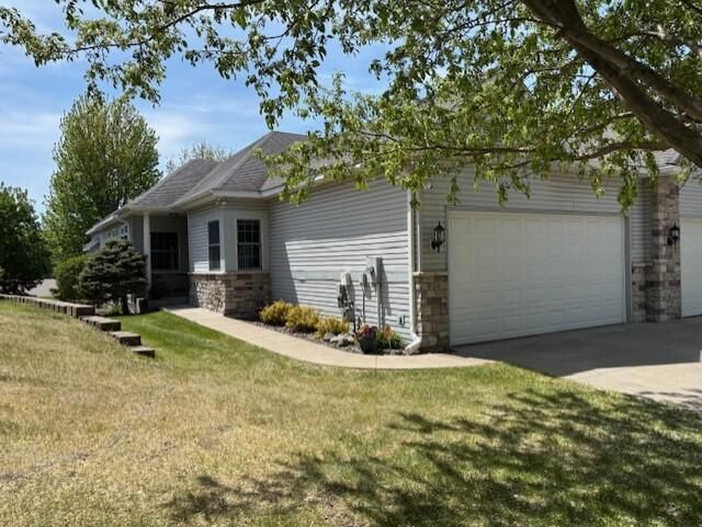 Property Photo:  724 Gilfillan Lane  MN 55127 