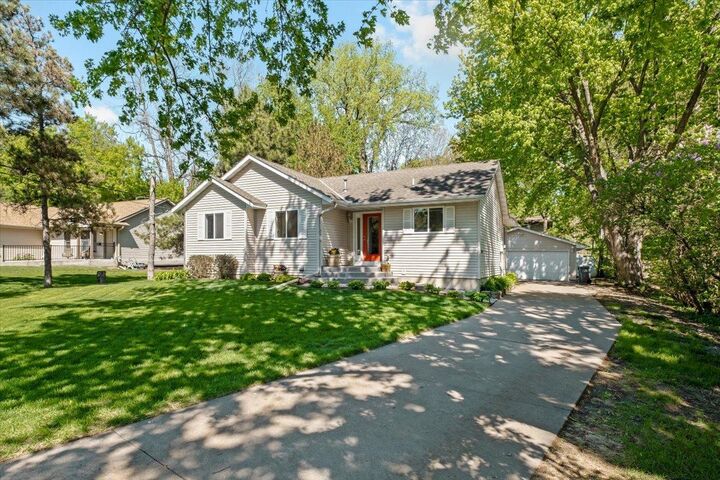 Property Photo:  3210 Scott Avenue N  MN 55422 