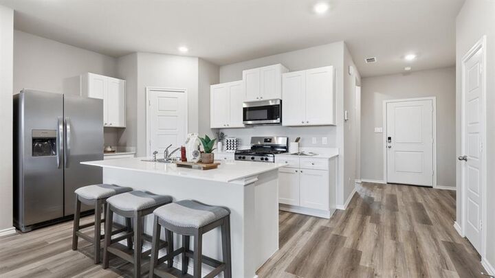 Property Photo:  1124 Belhaven Street  TX 76048 