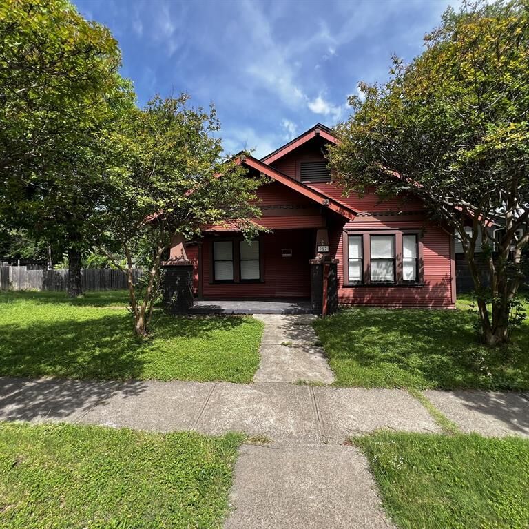 Property Photo:  917 N Windomere Avenue  TX 75208 