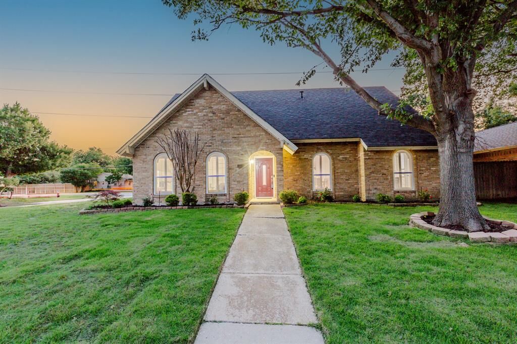 Property Photo:  1909 Campbell Court  TX 75080 