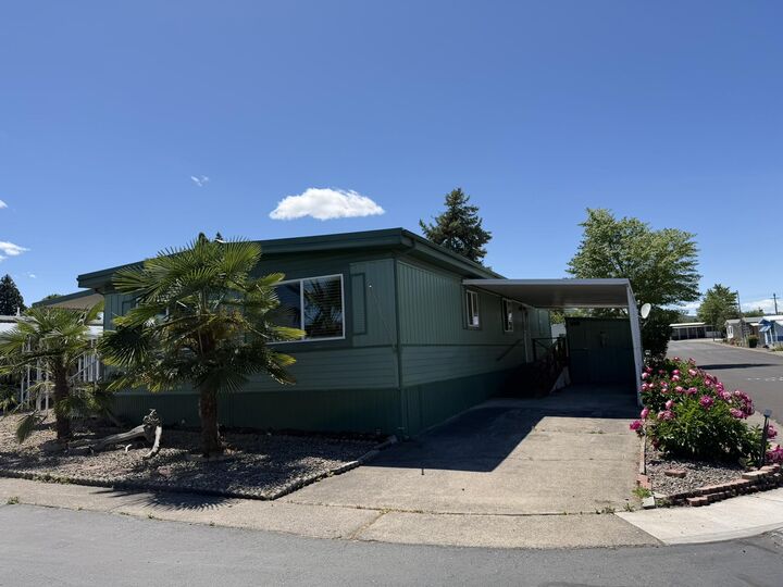 Property Photo:  301 Freeman Road Unit 70  OR 97502 