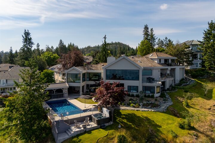 Property Photo: 228 Caliburn Court BC V1V 1N2