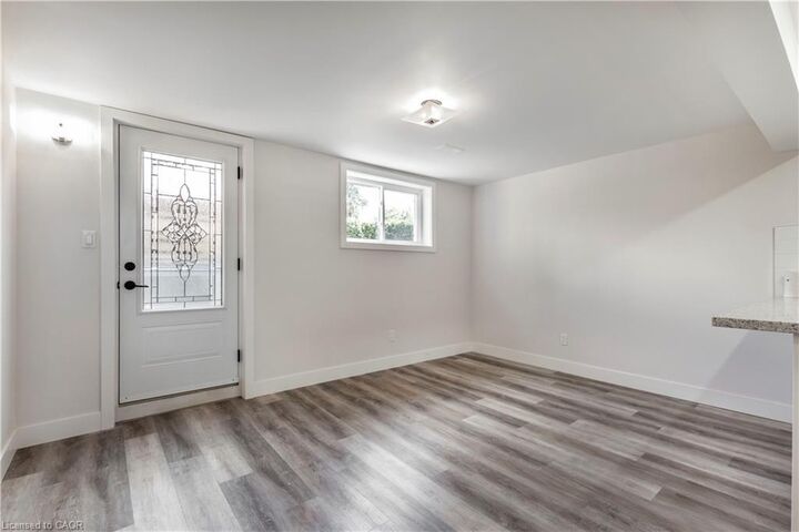 Property Photo:  