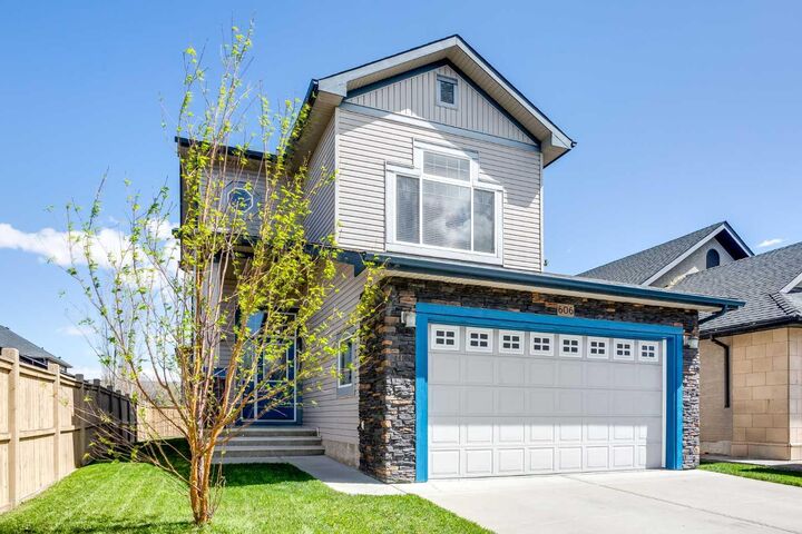 Property Photo:  606 Montgomery Close SE  AB T1V 0B7 