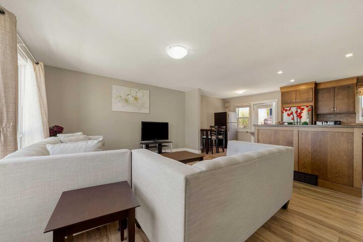 Property Photo:  10 Trent Road W  AB T1K 4N2 