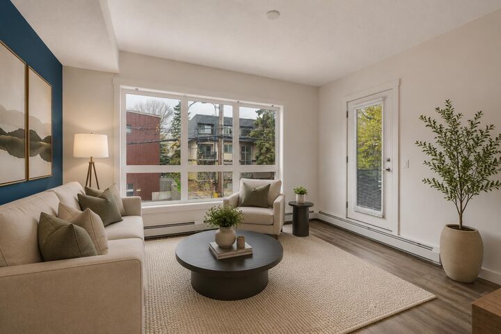 Property Photo:  811 5 Street NE 208  AB T2E 3W9 
