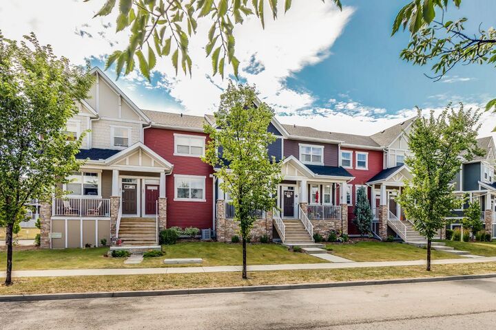 1225 Kings Heights Way SE 402 — photo 1