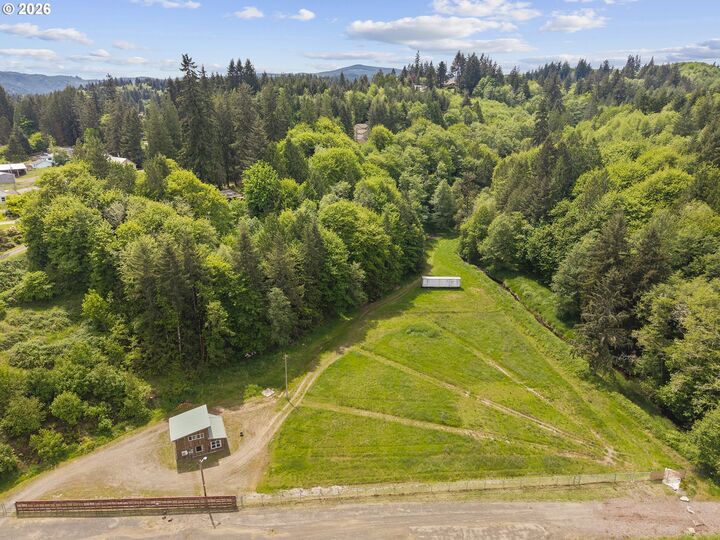 Property Photo:  865 E Columbia River Hwy  OR 97016 