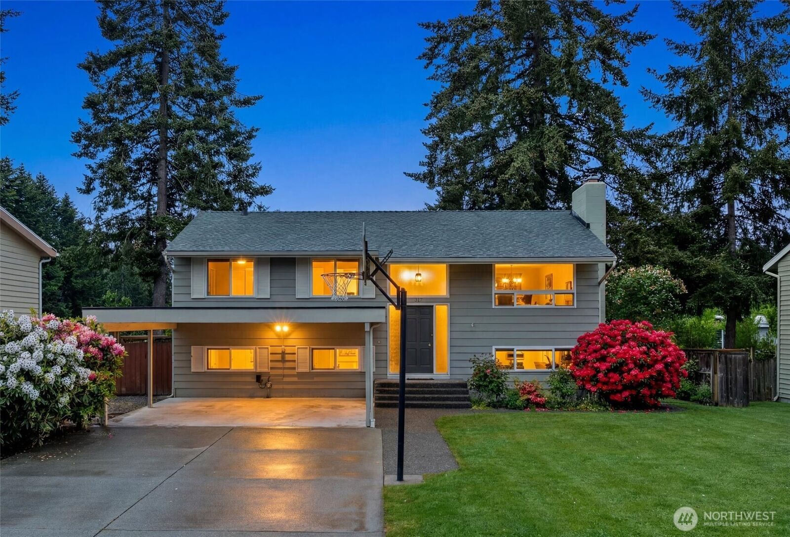 Property Photo:  317  145th Avenue NE  WA 98007 
