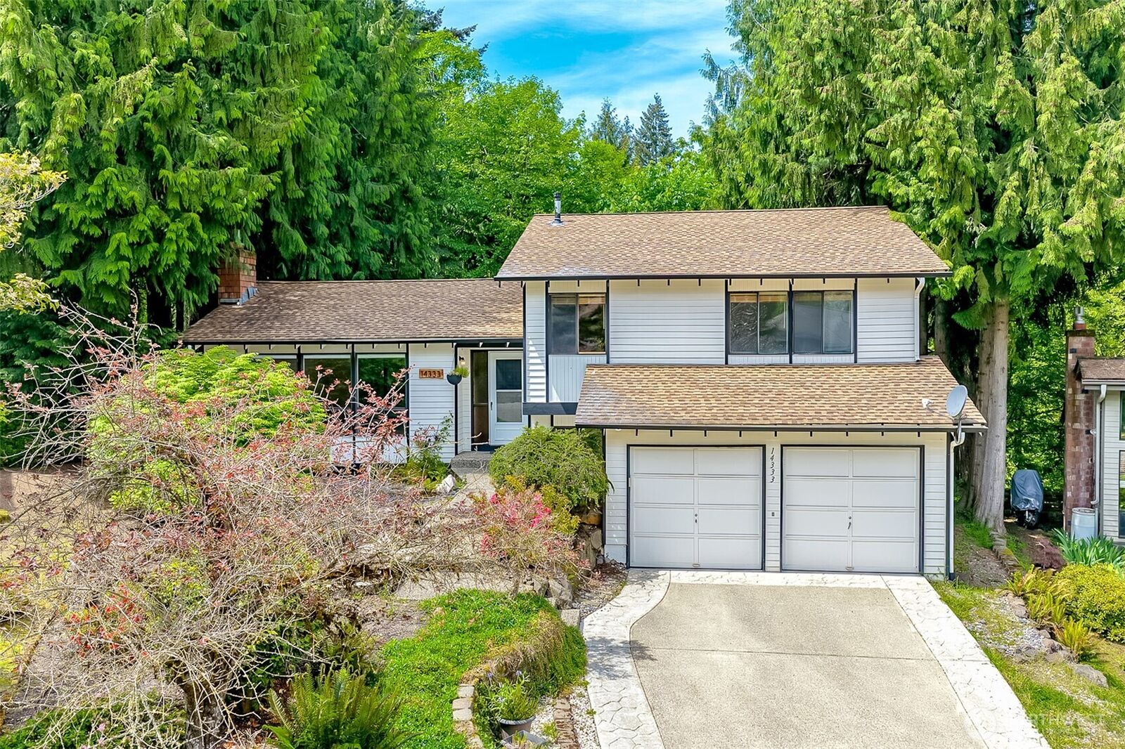 Property Photo:  14333  93rd Avenue NE  WA 98034 