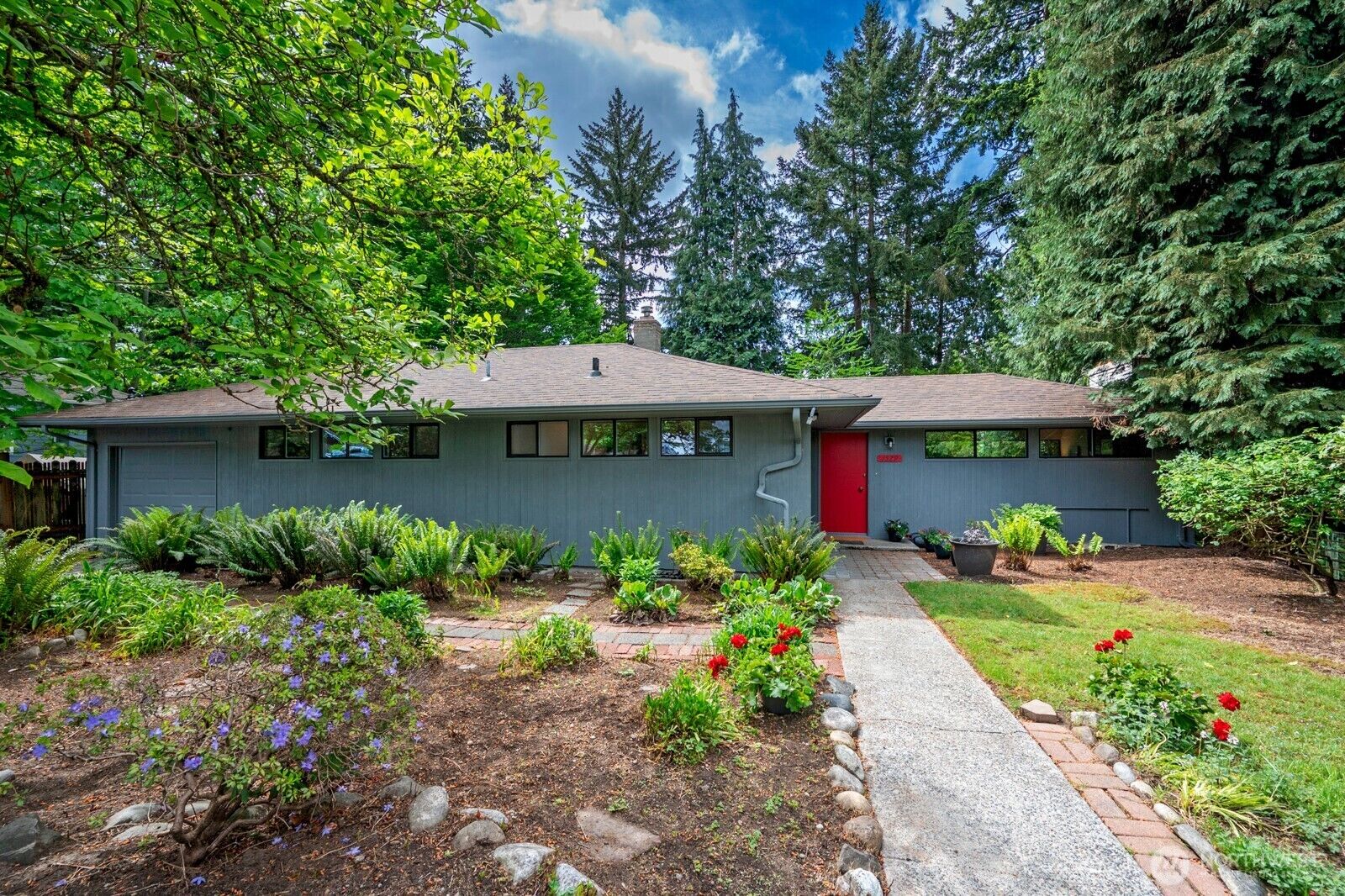 Property Photo:  1529 NE 107th Street  WA 98125 
