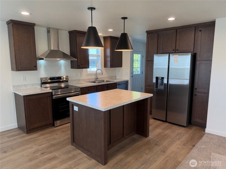 Property Photo:  402  Maple Avenue 10  WA 98944 