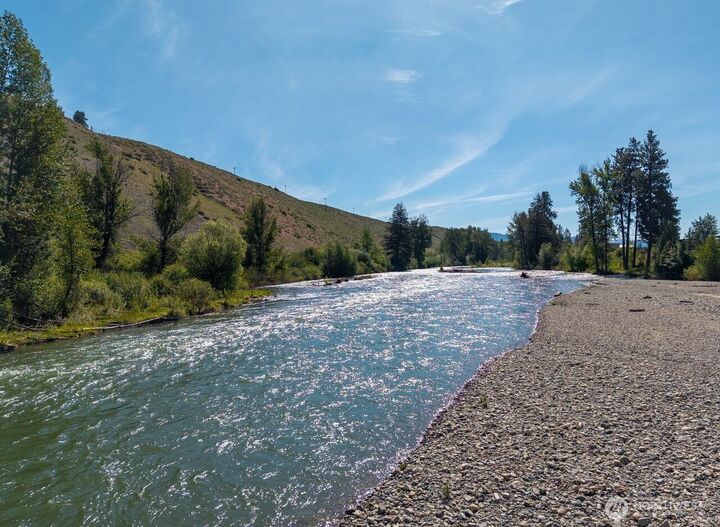 Property Photo:  19  Mariposa Lane  WA 98862 