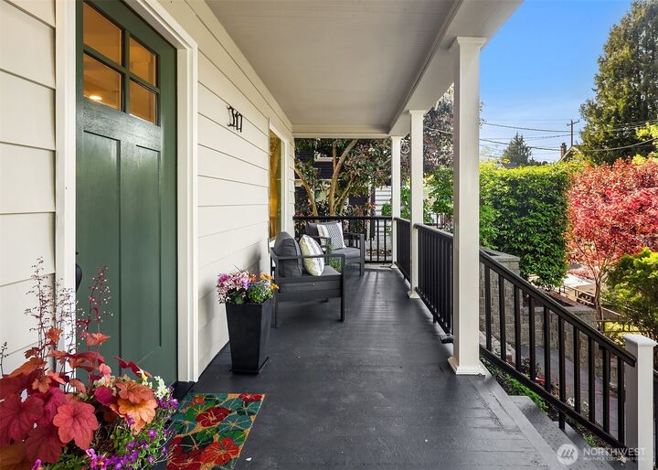 Property Photo:  317 NE 58th Street  WA 98105 