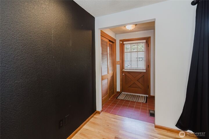 Property Photo:  6850 E Grandview Street  WA 98404 