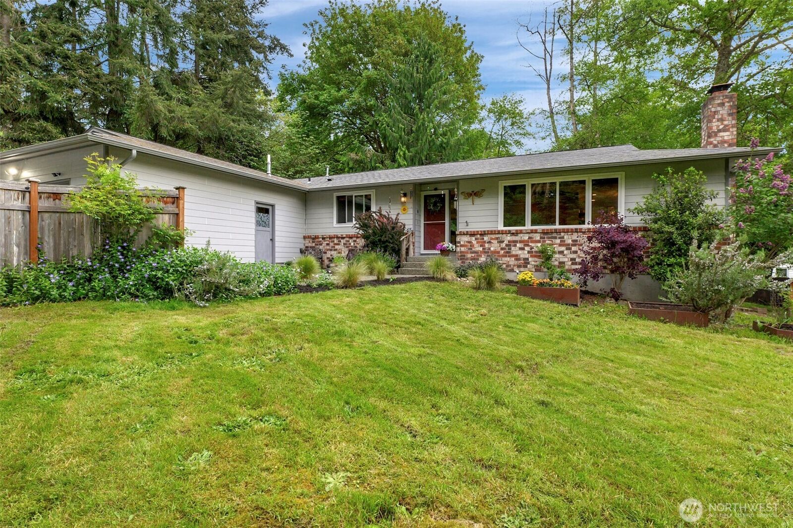 Property Photo:  10414 SW 110th Street  WA 98070 