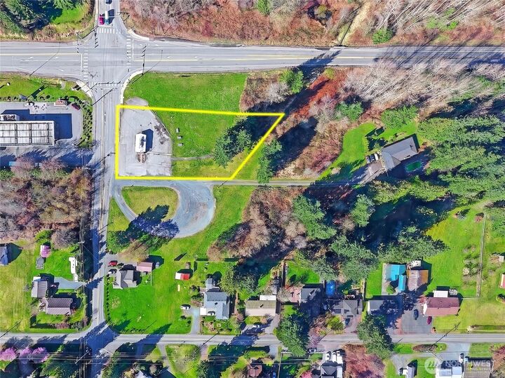 Property Photo:  1400  30th Street SE  WA 98290 