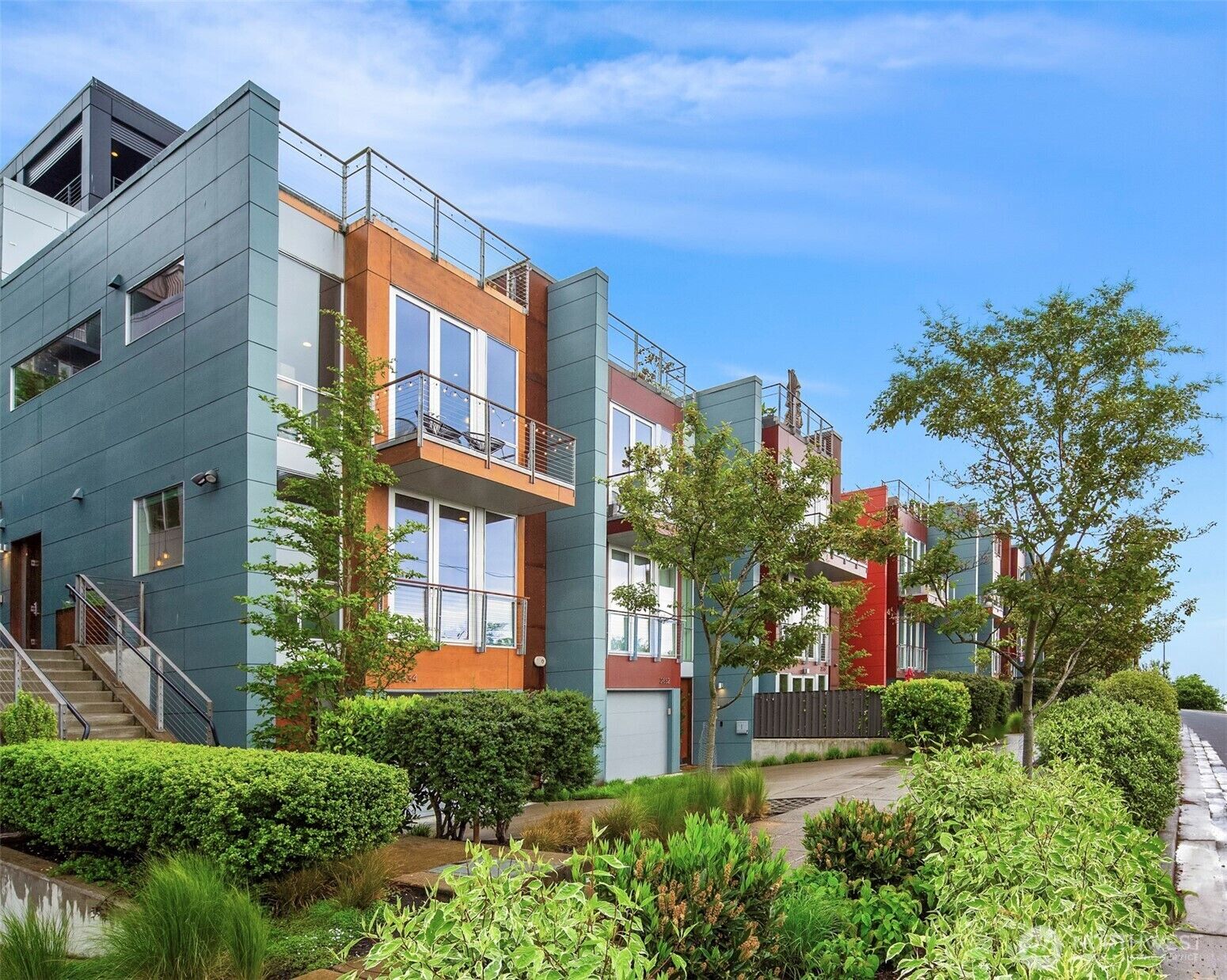 Property Photo:  2834  Fairview Avenue E  WA 98102 