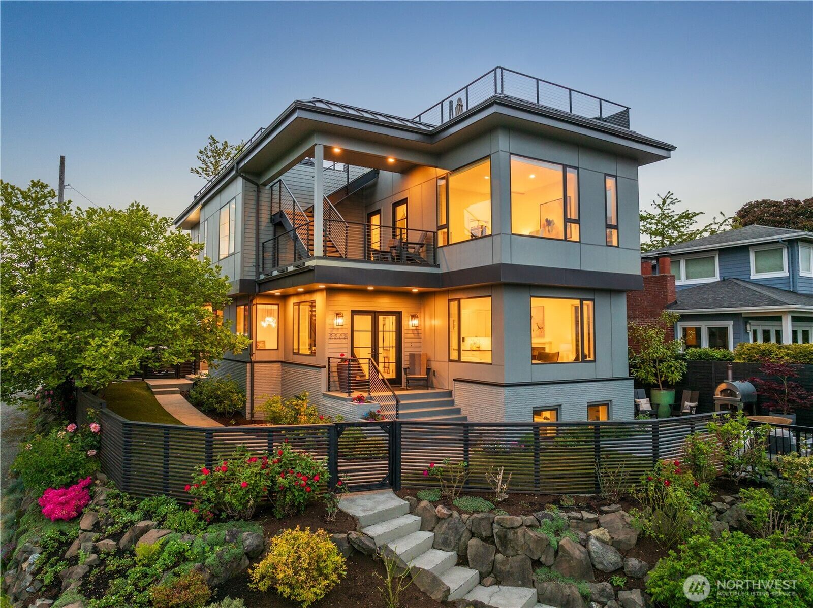 Property Photo:  3303  37th Avenue W  WA 98199 