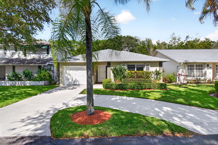 Property Photo: 201 Del Rio Boulevard FL 33432