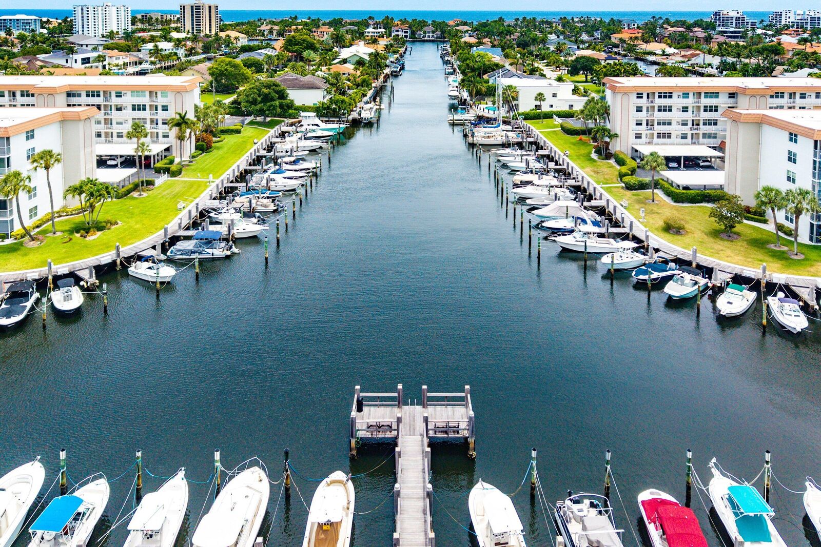 Property Photo:  921 Gardenia Drive 370  FL 33483 