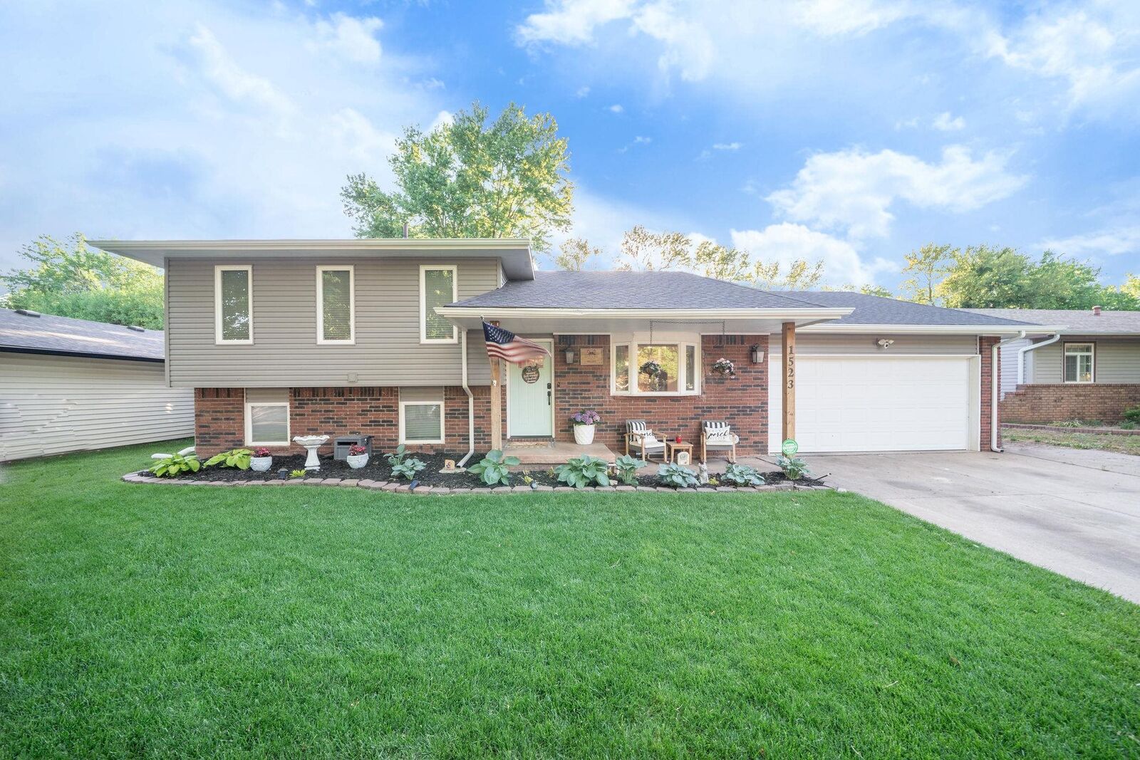 Property Photo: 1523 N Rockwood Blvd KS 67110