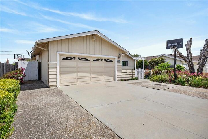 Property Photo:  251 La Mesa Drive  CA 93901 