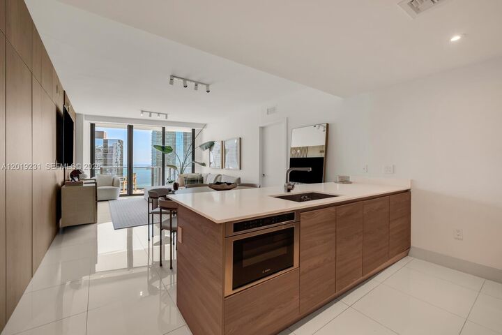 Property Photo:  1300 S Miami Ave 2602  FL 33130 