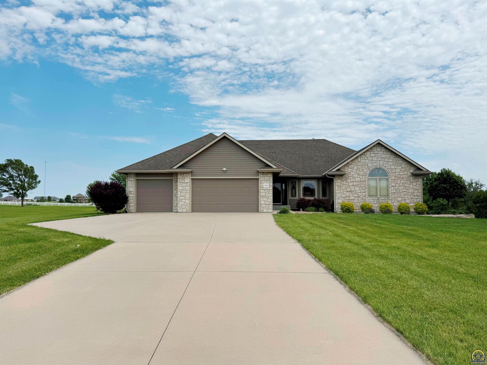 Property Photo: 5230 SW Knudsen Rd KS 66610