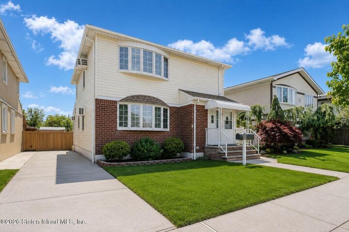 Property Photo:  292 Chesterton Avenue  NY 10306 