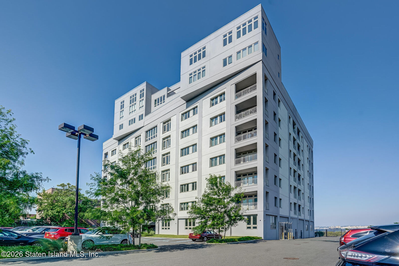 Property Photo:  90 Bay Street Landing 8B  NY 10301 
