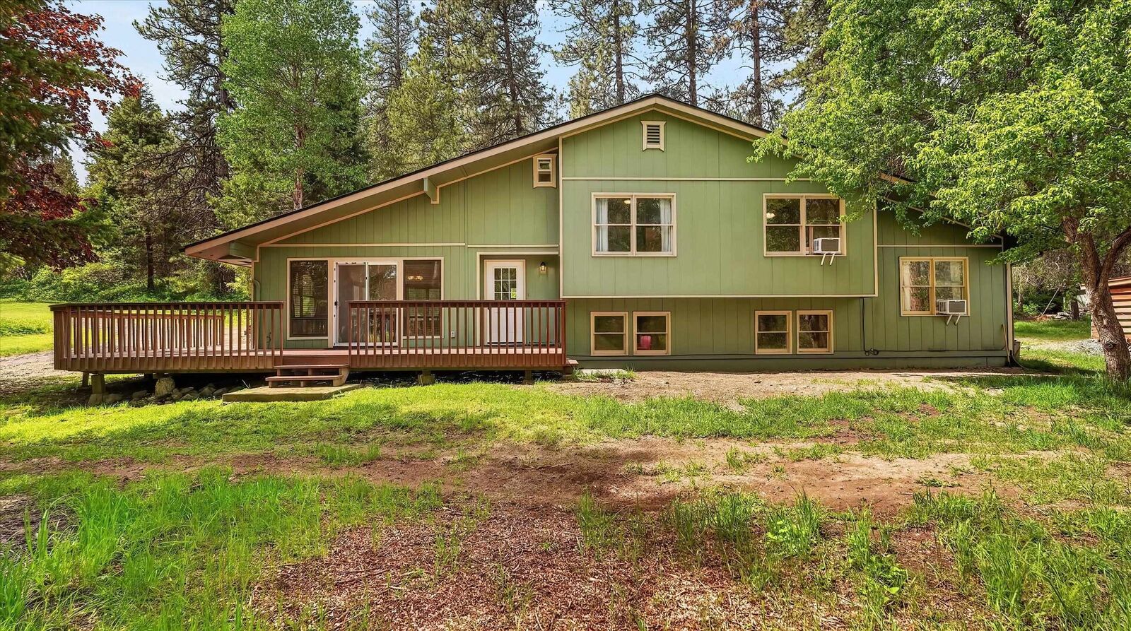 Property Photo: 23311 N Crescent Rd WA 99003