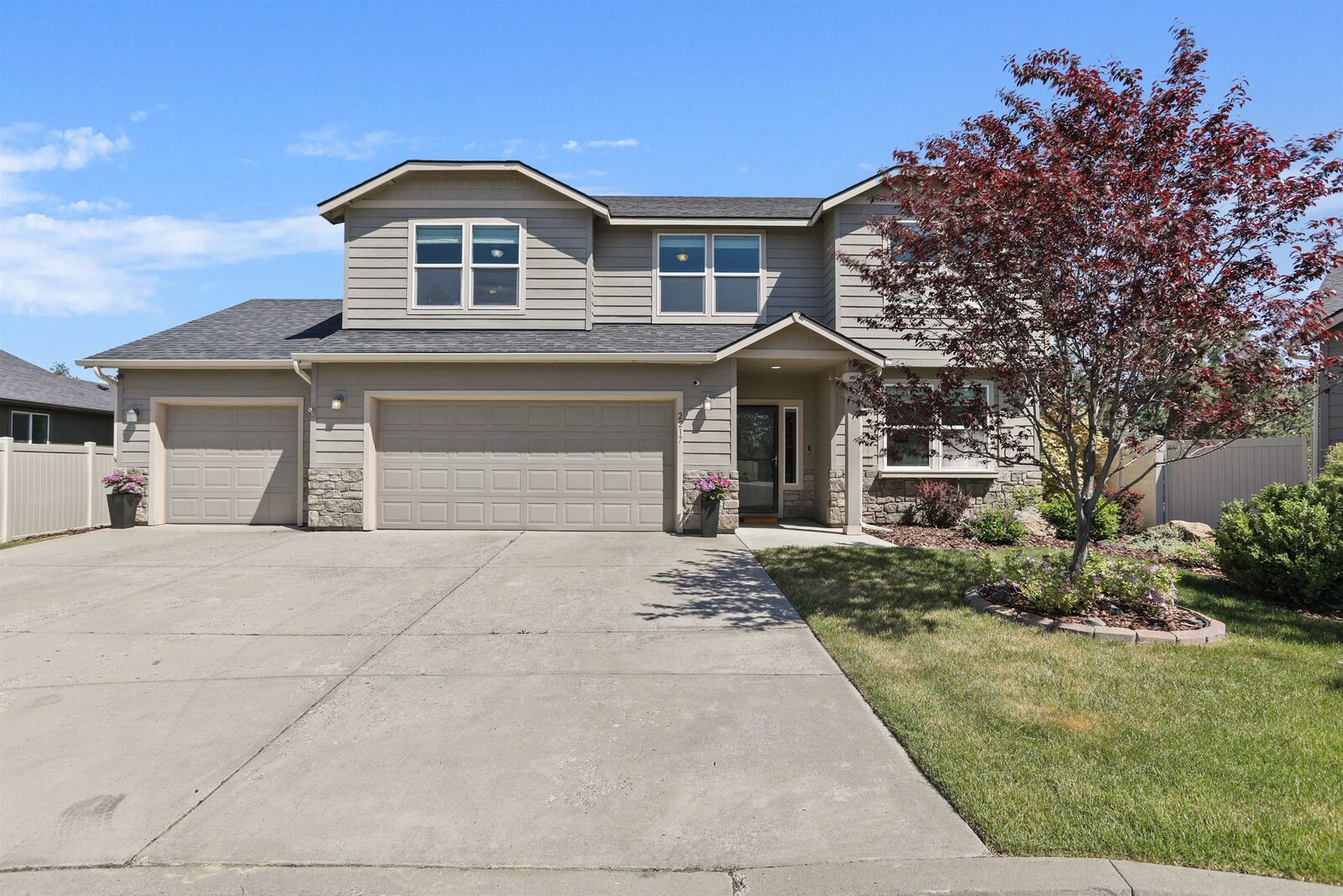Property Photo:  2217 S Lloyd Ct  WA 99223 